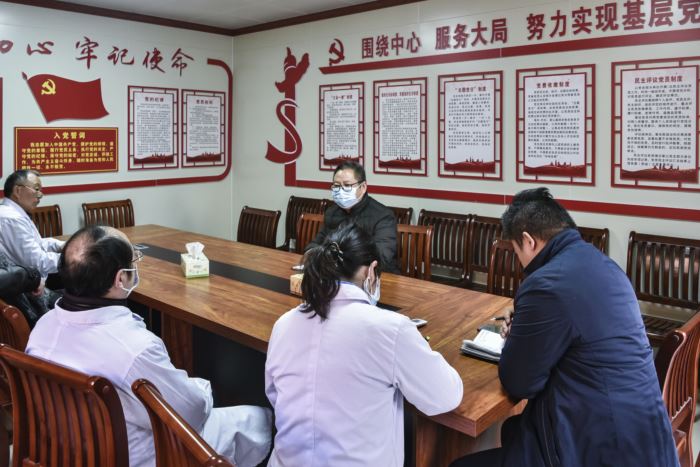 抗疫情，保供應，他們并肩逆行